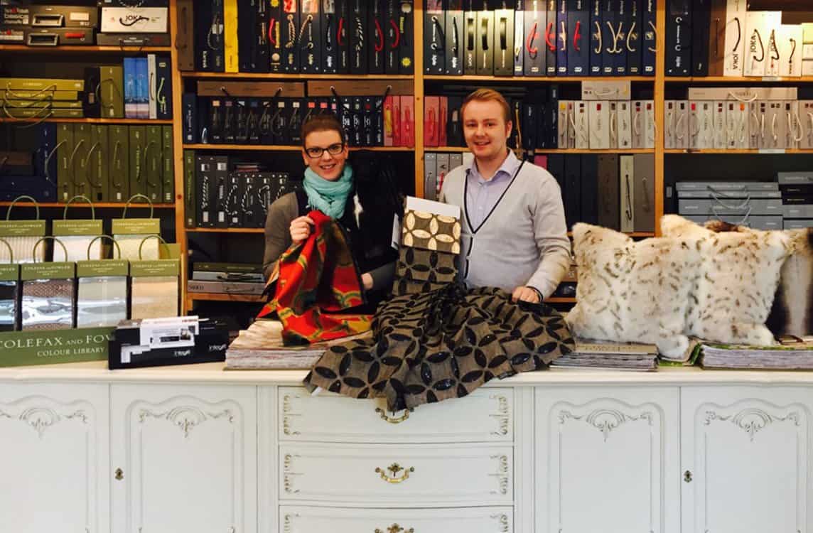 In der Ausstellung vor Regal In der Ausstellung bei Polsterei Helmeke & Hosch